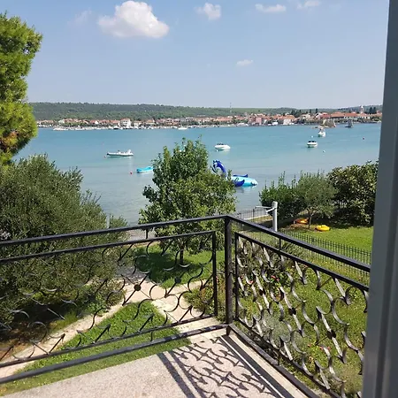 Appartement 1 *